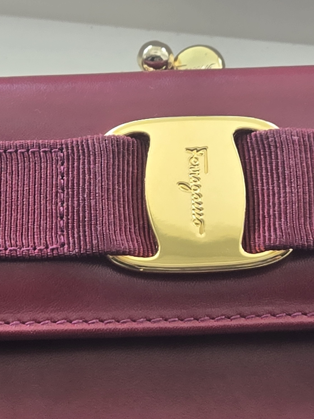 Vintage Ferragamo Vara Bow Wallet | Oxblood Red | Kisslock | Checkbook